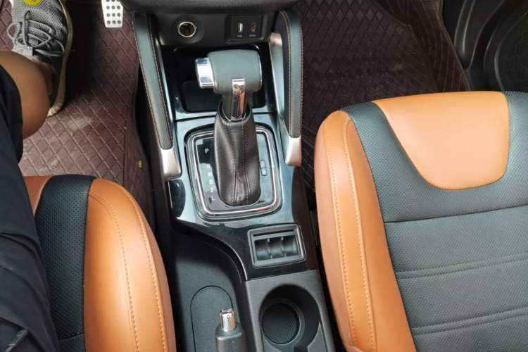 Used BAIC Senova X35 2016 1.5L Automatic Luxury Edition Gear Lever