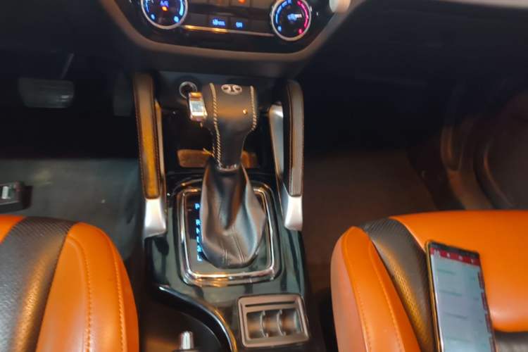 Used BAIC Senova X35 2016 1.5L Automatic Luxury Edition Gear Lever