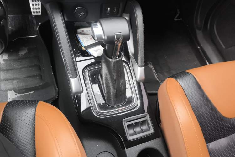 Used BAIC Senova X35 2016 1.5L Automatic Luxury Edition Gear Lever