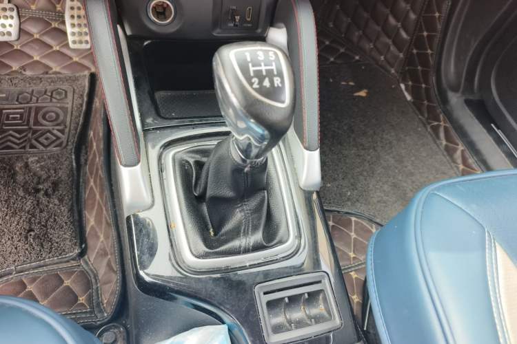 Used BAIC Senova X35 2016 1.5L Manual Elite Edition Gear Lever