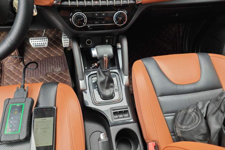 Used BAIC Senova X35 2016 1.5L Automatic Luxury Edition Gear Lever