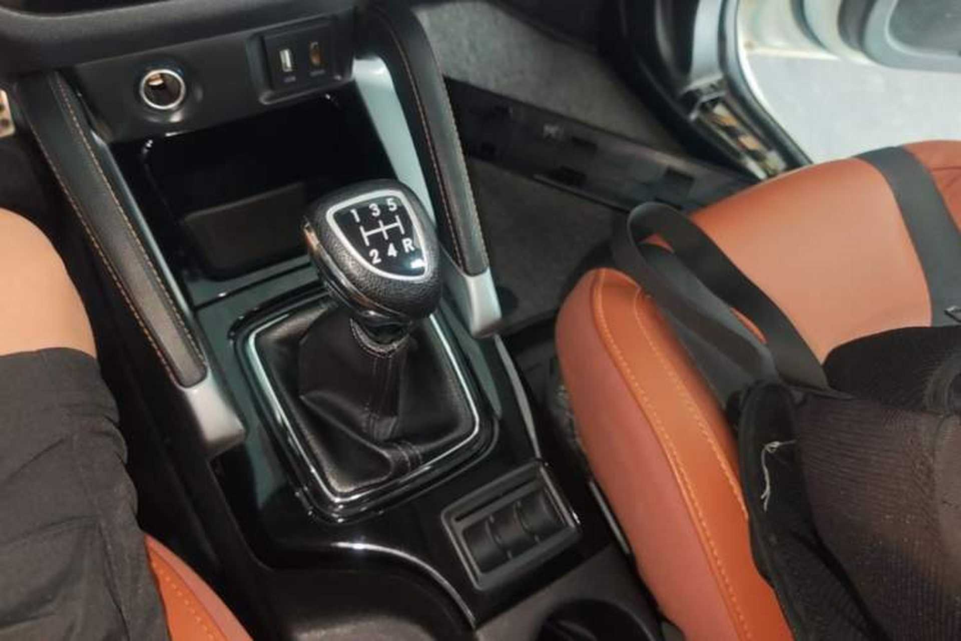 Used BAIC Senova X35 2016 1.5L Manual Luxury Edition Gear Lever