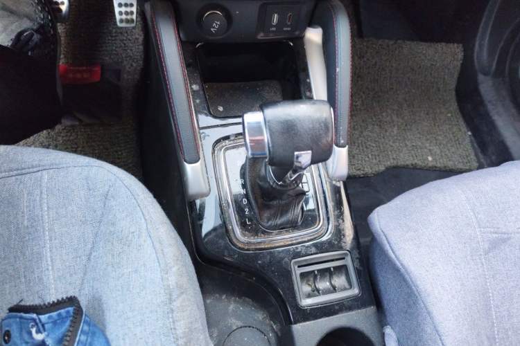 Used BAIC Senova X35 2016 1.5L Automatic Elite Edition Gear Lever