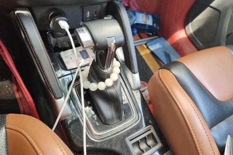 Used BAIC Senova X35 2016 1.5L Automatic Luxury Edition Gear Lever