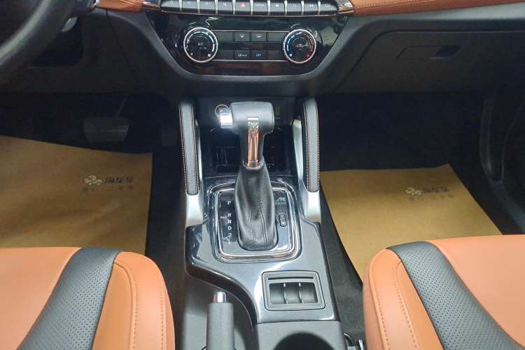 Used BAIC Senova X35 2016 1.5L Automatic Luxury Edition Gear Lever
