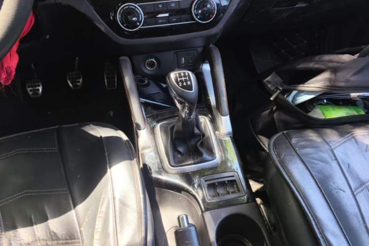Used BAIC Senova X35 2016 1.5L Manual Elite Edition Gear Lever