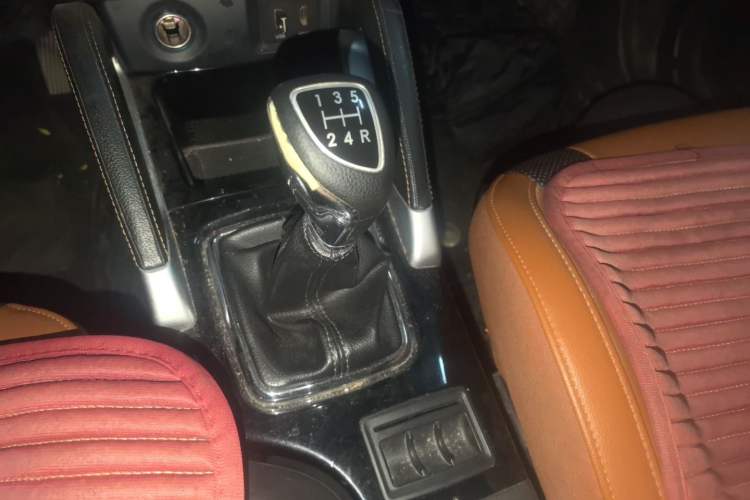 Used BAIC Senova X35 2016 1.5L Manual Luxury Edition Gear Lever