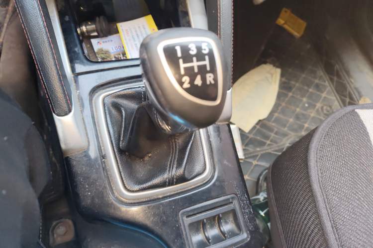 Used BAIC Senova X35 2016 1.5L Manual Elite Edition Gear Lever