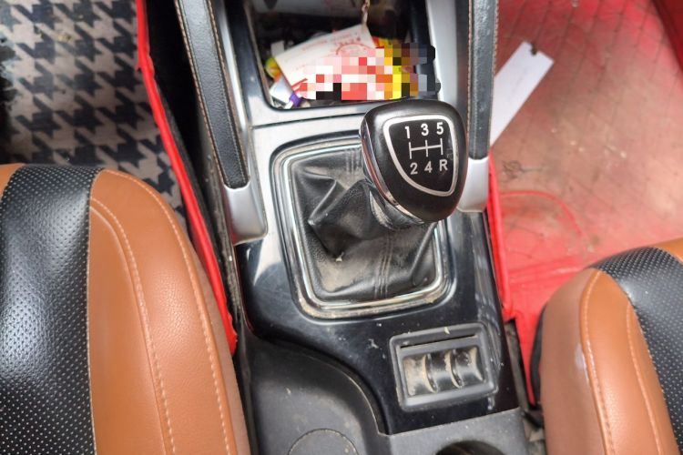 Used BAIC Senova X35 2016 1.5L Manual Luxury Edition Gear Lever