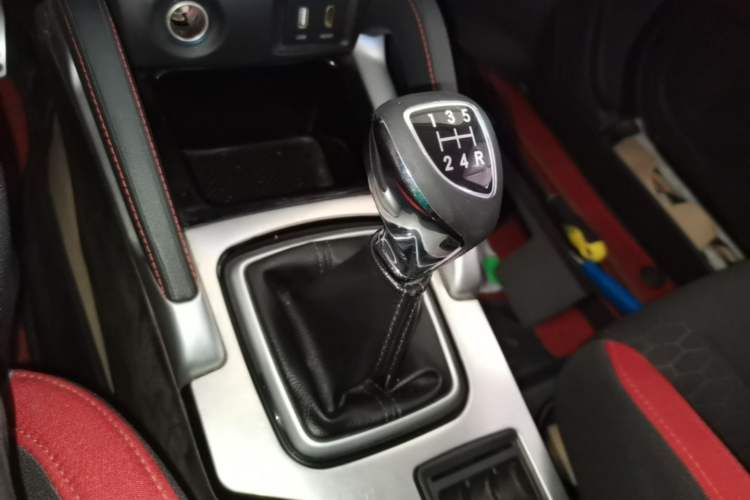 Used BAIC Senova X35 2016 1.5L Manual Elite Edition Gear Lever