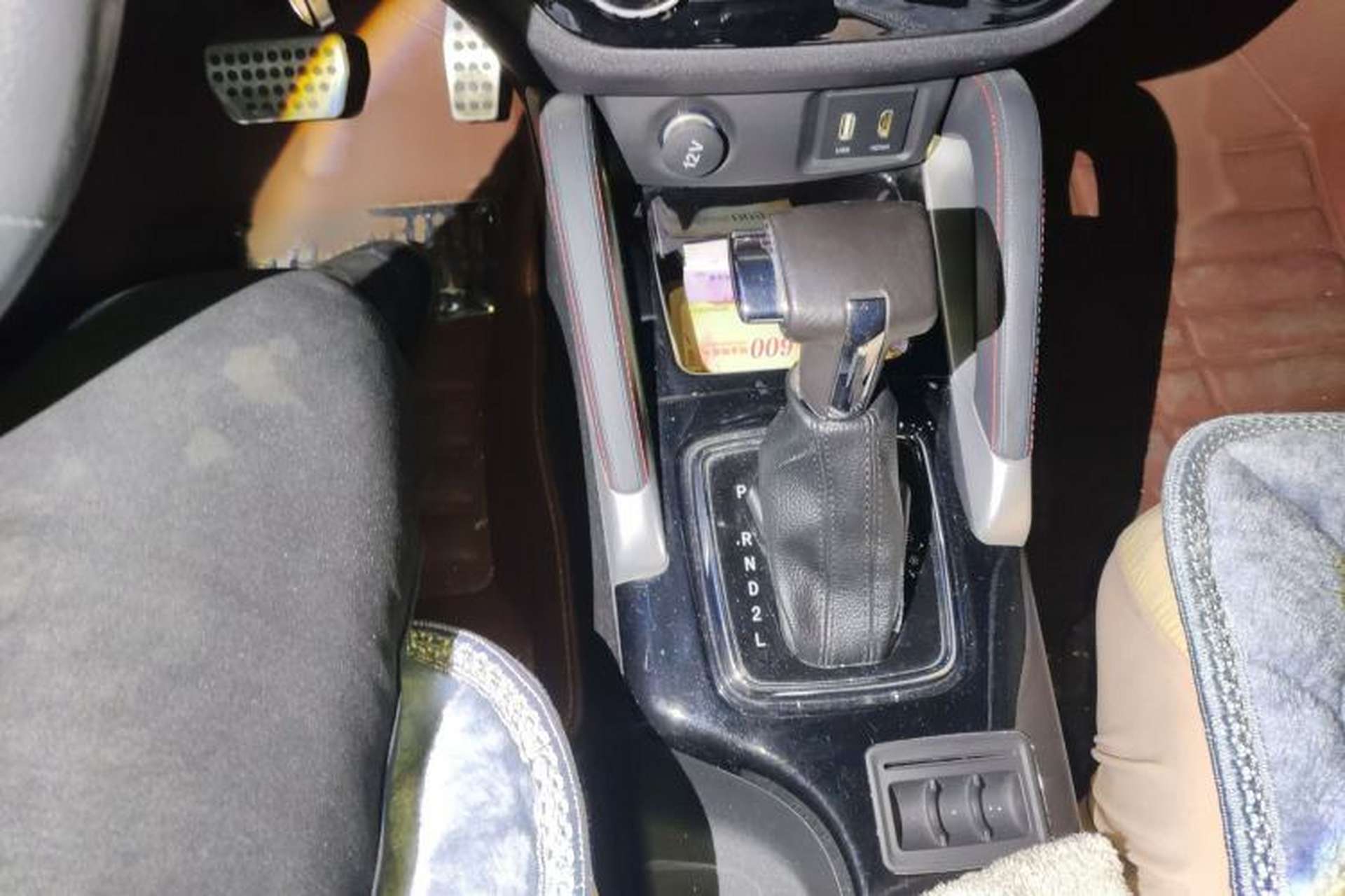 Used BAIC Senova X35 2016 1.5L Automatic Elite Edition Gear Lever