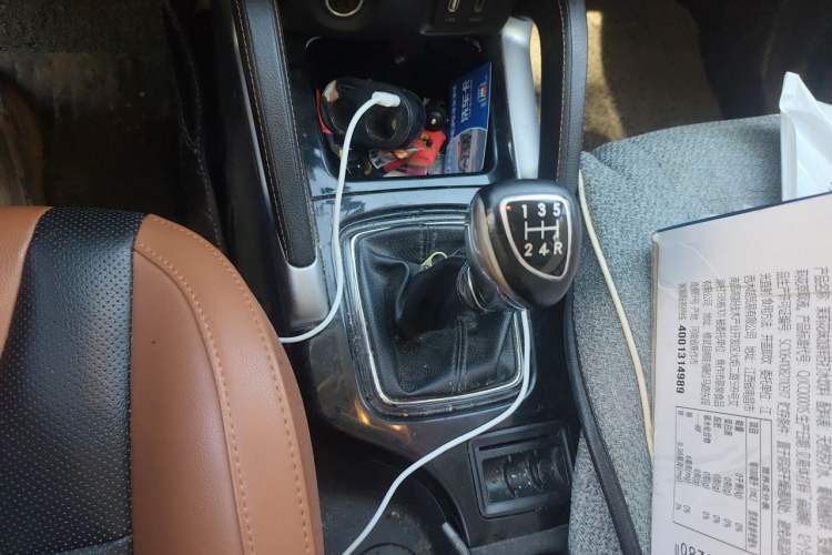 Used BAIC Senova X35 2016 1.5L Manual Luxury Edition Gear Lever