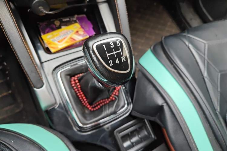 Used BAIC Senova X35 2016 1.5L Manual Luxury Edition Gear Lever