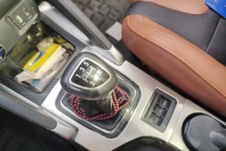 Used BAIC Senova X35 2016 1.5L Manual Luxury Edition Gear Lever
