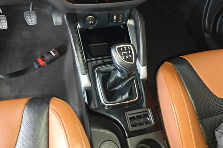 Used BAIC Senova X35 2016 1.5L Manual Luxury Edition Gear Lever
