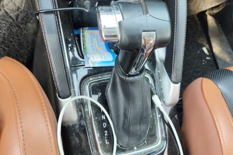 Used BAIC Senova X35 2016 1.5L Automatic Luxury Edition Gear Lever