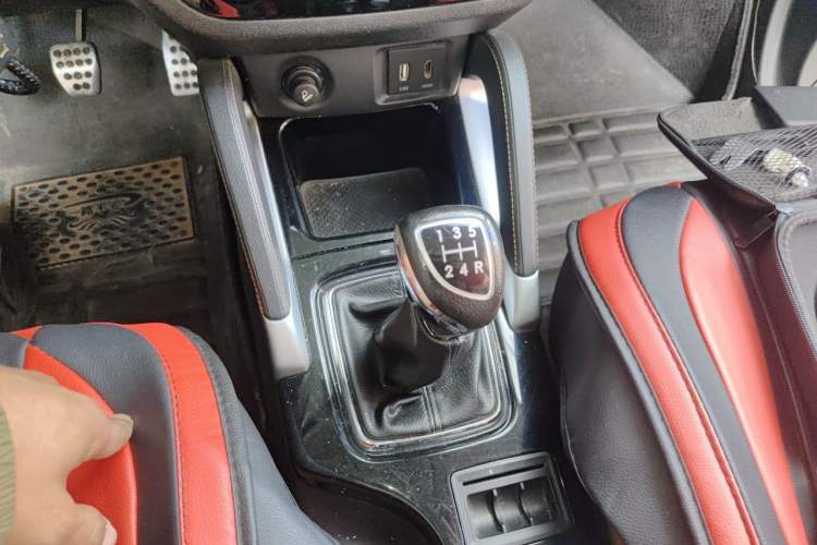 Used BAIC Senova X35 2016 1.5L Manual Luxury Edition Gear Lever