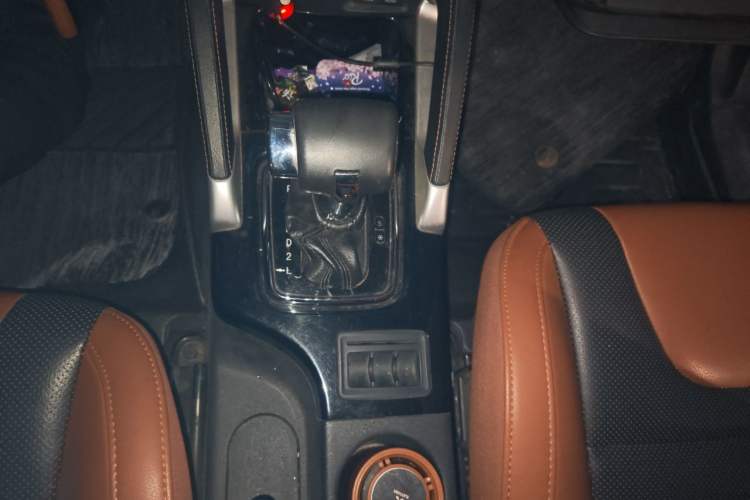 Used BAIC Senova X35 2016 1.5L Automatic Luxury Edition Gear Lever