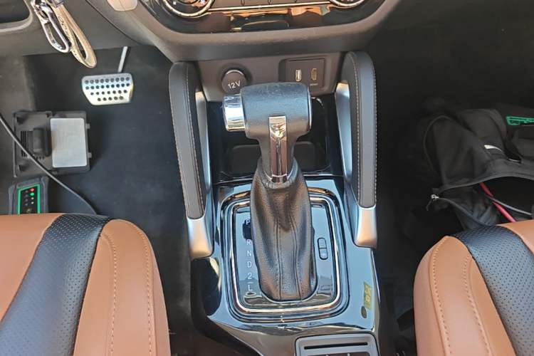 Used BAIC Senova X35 2016 1.5L Automatic Luxury Edition Gear Lever