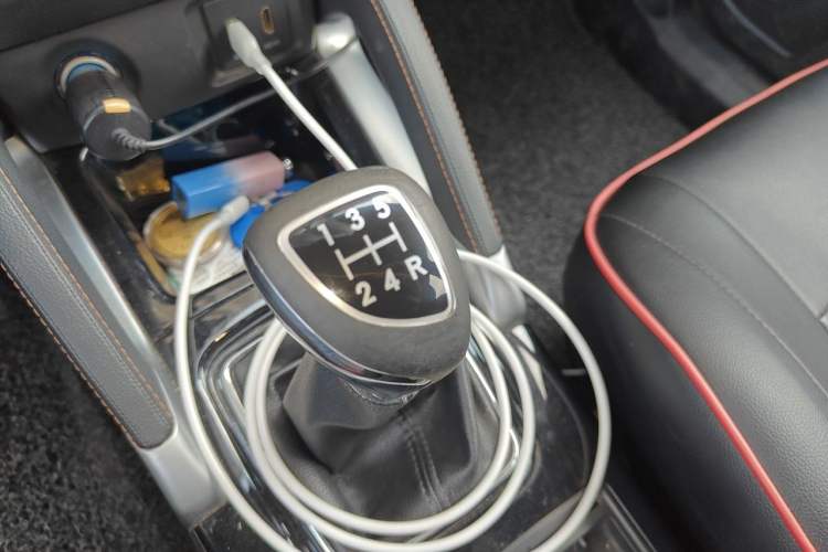 Used BAIC Senova X35 2016 1.5L Manual Luxury Edition Gear Lever