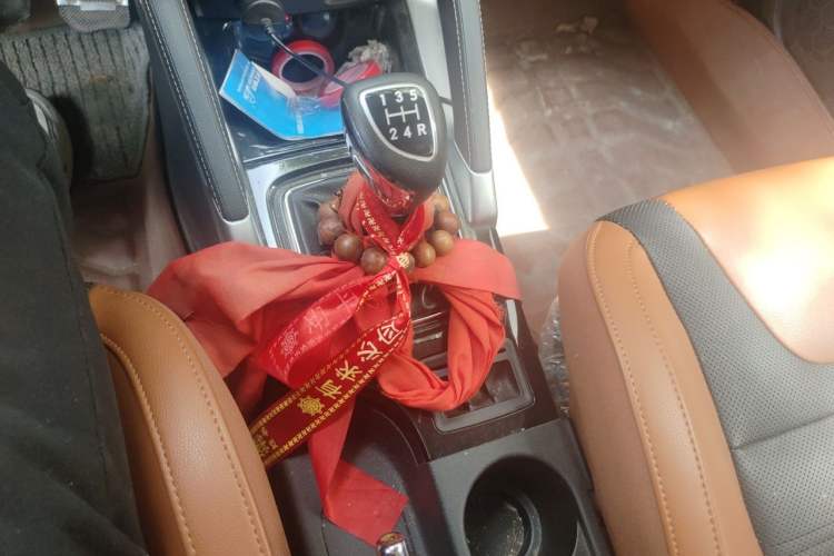 Used BAIC Senova X35 2016 1.5L Manual Luxury Edition Gear Lever