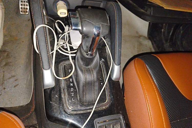 Used BAIC Senova X35 2016 1.5L Automatic Luxury Edition Gear Lever