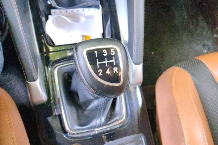 Used BAIC Senova X35 2016 1.5L Manual Luxury Edition Gear Lever