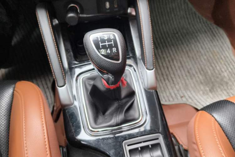 Used BAIC Senova X35 2016 1.5L Manual Luxury Edition Gear Lever