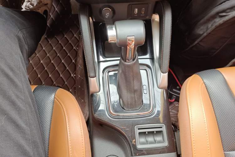 Used BAIC Senova X35 2016 1.5L Automatic Luxury Edition Gear Lever