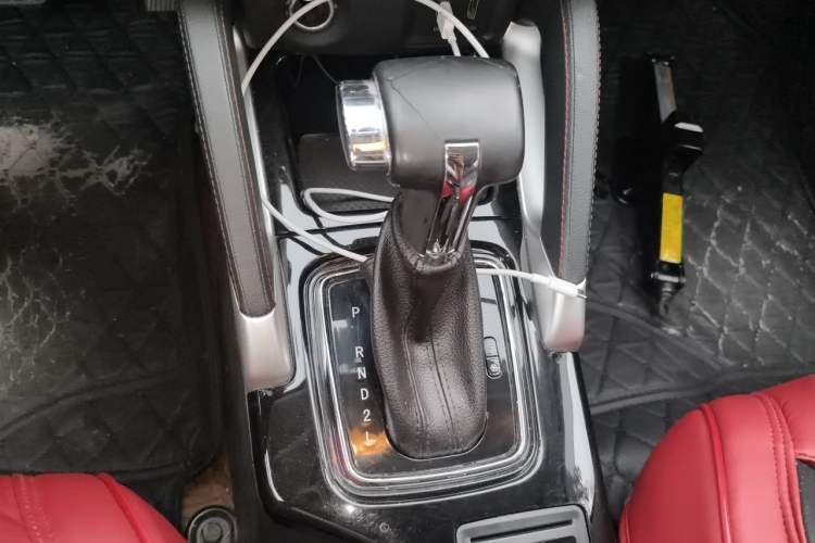 Used BAIC Senova X35 2016 1.5L Automatic Elite Edition Gear Lever
