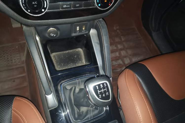 Used BAIC Senova X35 2016 1.5L Manual Luxury Edition Gear Lever