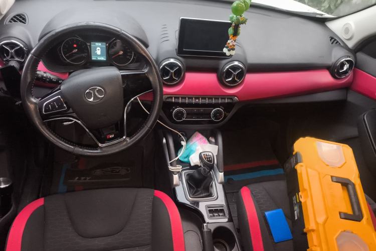 Used BAIC Senova X35 2016 1.5L Manual Elite Edition Interior 2