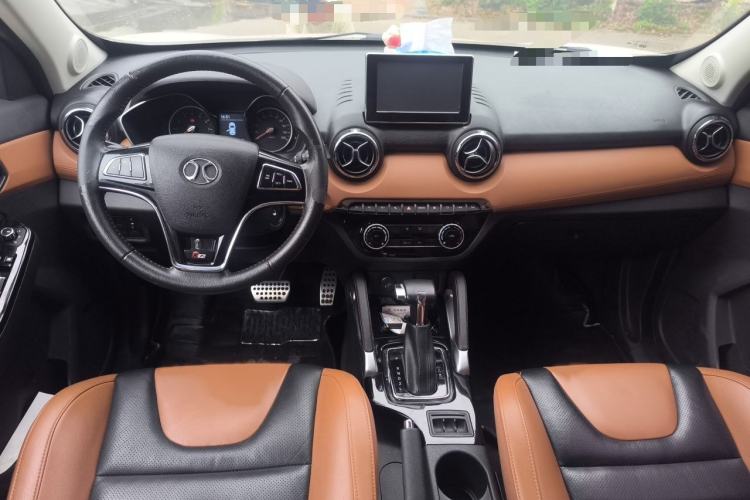 Used BAIC Senova X35 2016 1.5L Automatic Luxury Edition Interior 2
