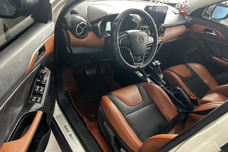Used BAIC Senova X35 2016 1.5L Automatic Luxury Edition Interior 2