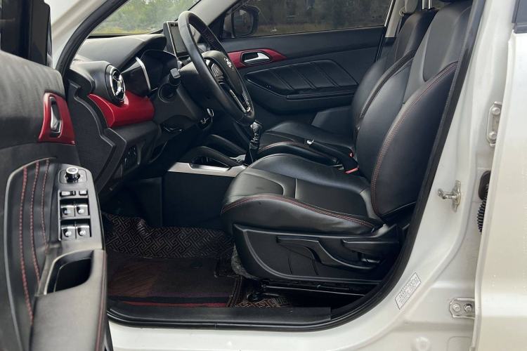 Used BAIC Senova X35 2016 1.5L Manual Elite Edition Interior 2