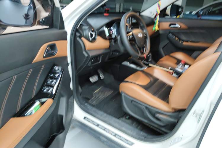 Used BAIC Senova X35 2016 1.5L Automatic Luxury Edition Interior 3