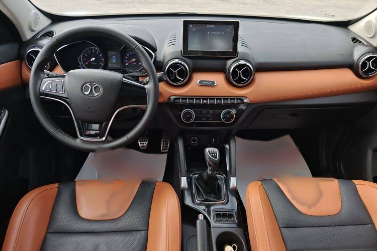 Used BAIC Senova X35 2016 1.5L Manual Luxury Edition Interior 3