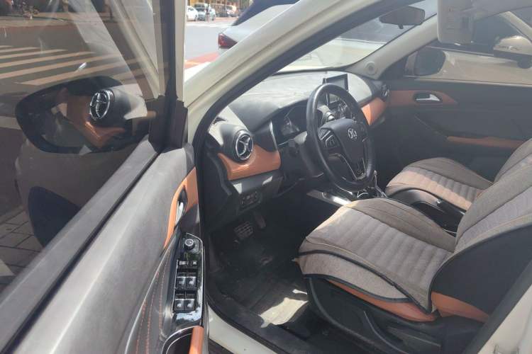 Used BAIC Senova X35 2016 1.5L Automatic Luxury Edition Interior 3