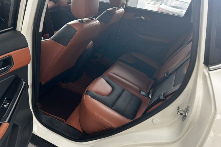 Used BAIC Senova X35 2016 1.5L Automatic Luxury Edition Interior 3