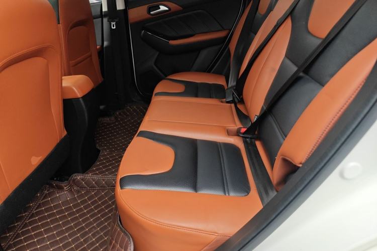 Used BAIC Senova X35 2016 1.5L Automatic Luxury Edition Interior 4