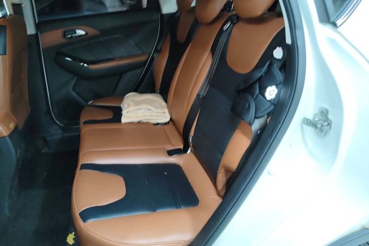 Used BAIC Senova X35 2016 1.5L Automatic Luxury Edition Interior 4