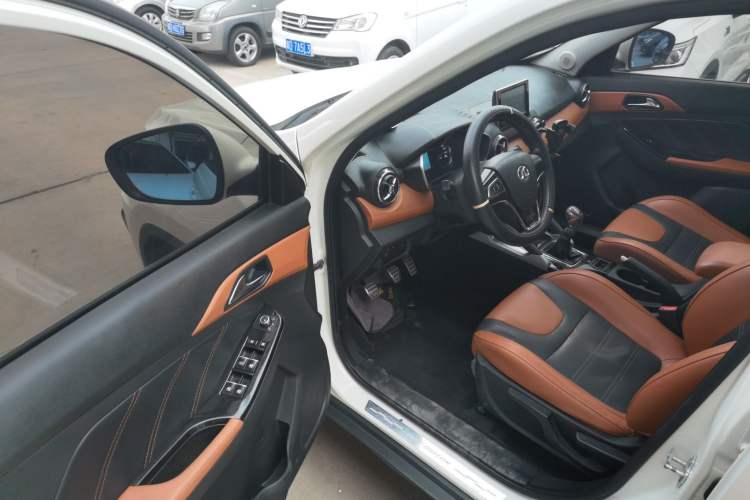 Used BAIC Senova X35 2016 1.5L Manual Luxury Edition Interior 4
