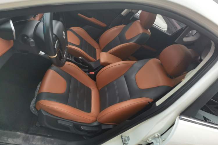 Used BAIC Senova X35 2016 1.5L Manual Luxury Edition Interior 5