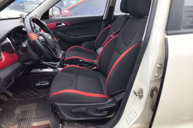 Used BAIC Senova X35 2016 1.5L Manual Elite Edition Interior 6