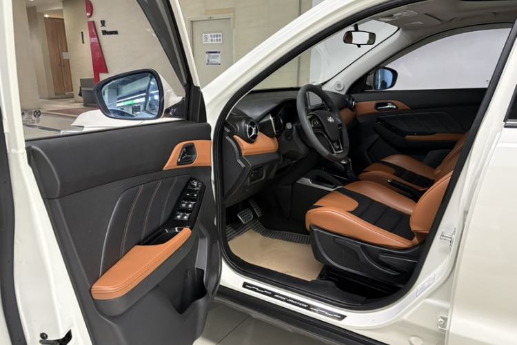 Used BAIC Senova X35 2016 1.5L Automatic Luxury Edition Interior 7
