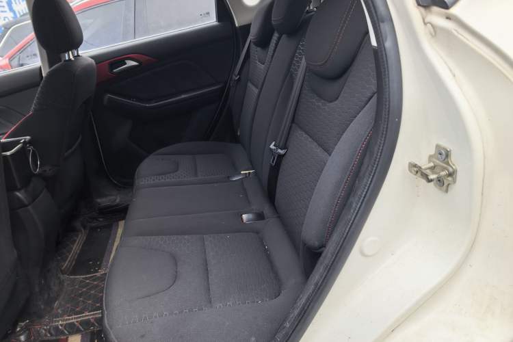 Used BAIC Senova X35 2016 1.5L Manual Elite Edition Interior 8