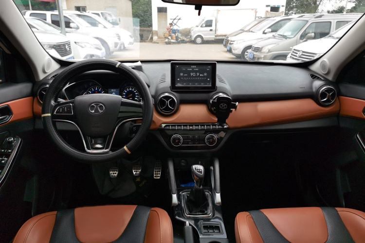 Used BAIC Senova X35 2016 1.5L Manual Luxury Edition Interior 8