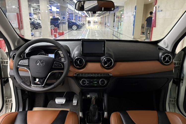 Used BAIC Senova X35 2016 1.5L Automatic Luxury Edition Interior 9