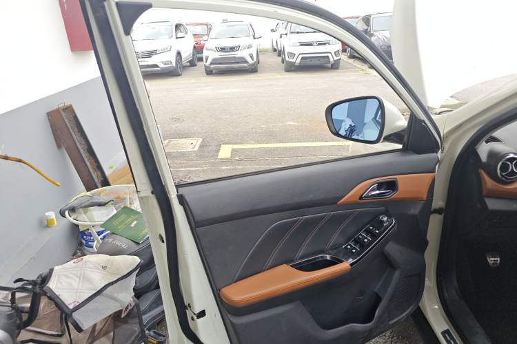 Used BAIC Senova X35 2016 1.5L Manual Luxury Edition Left Front Door Interior