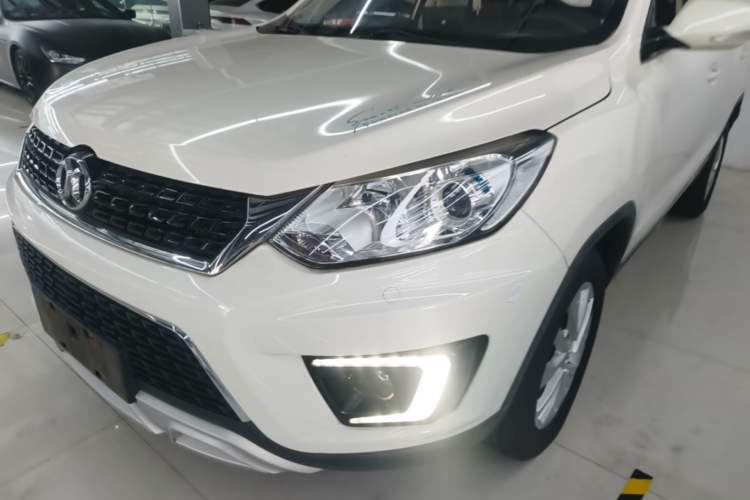 Used BAIC Senova X35 2016 1.5L Manual Elite Edition Left Front Headlight